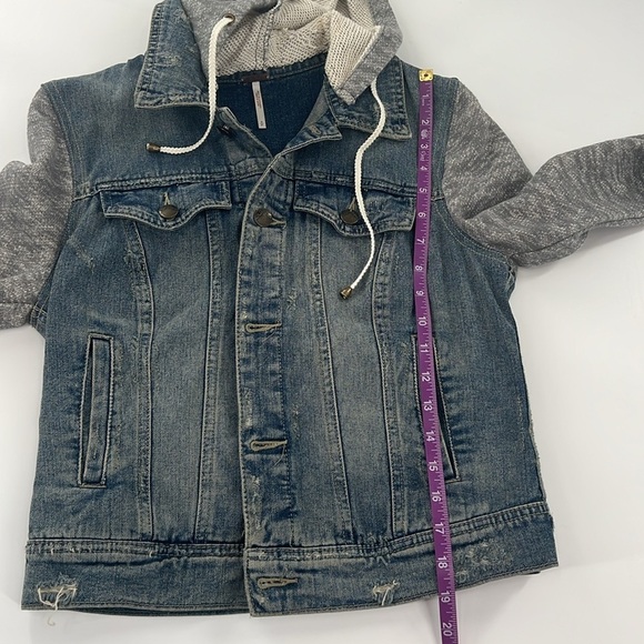 Free People Distressed Denim Jacket with Attached Knit Sleeves and Hood -s/p - Picture 7 of 11